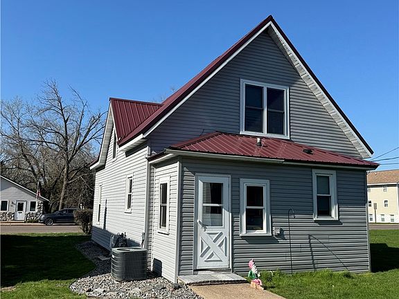 5th image of W212 Menomonie Street