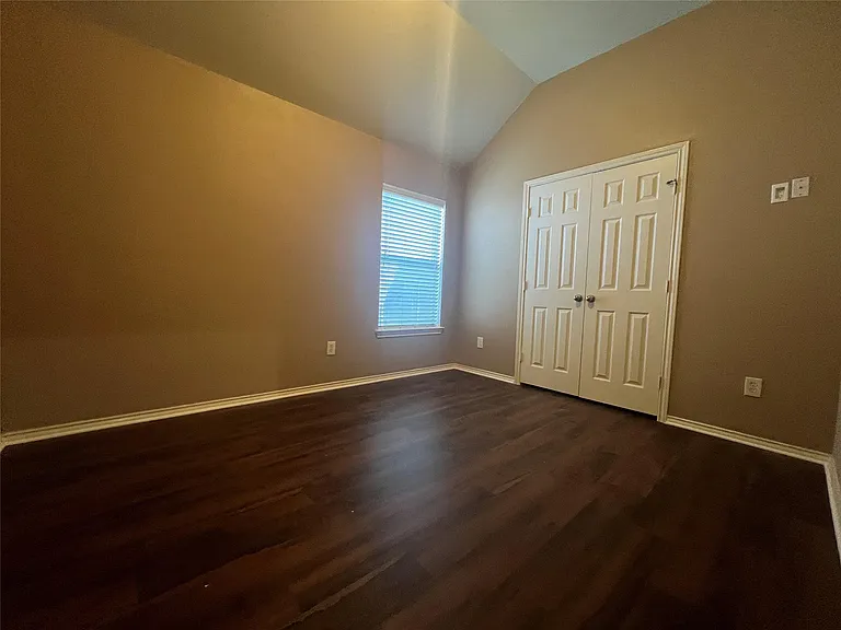 2123 Castle Gardens Ln — Photo 23