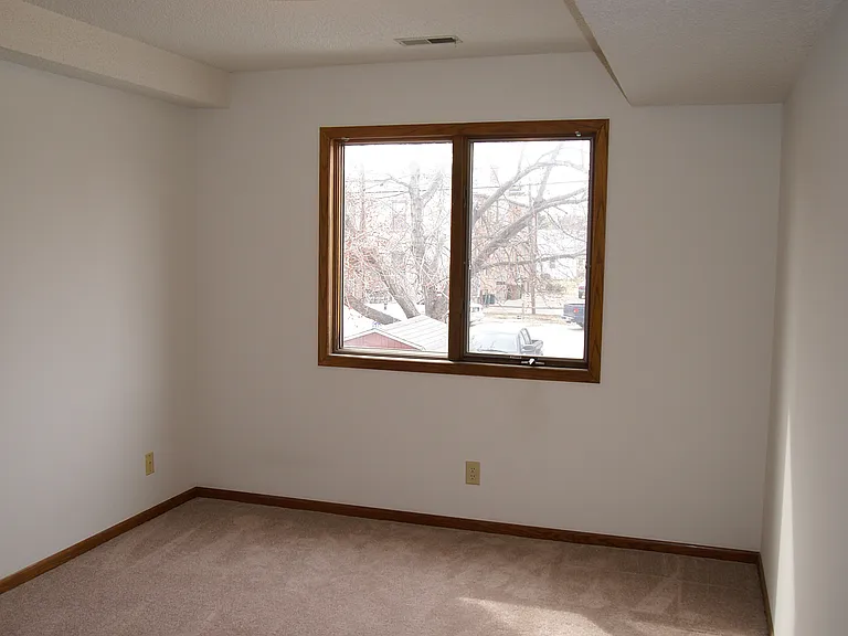Sundance Apartments — Photo 7