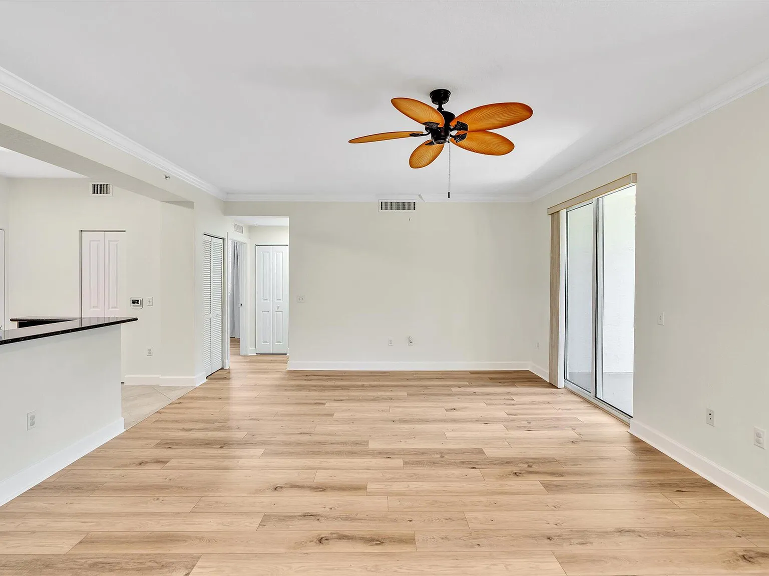 3 bed, 2.0 bath, 1365 sqft, $2,800 — Photo 4