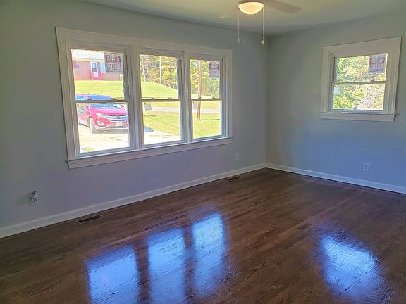 3rd image of 372 Trott Cir