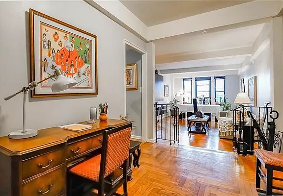 2nd image of 70 Park Ter W APT E21