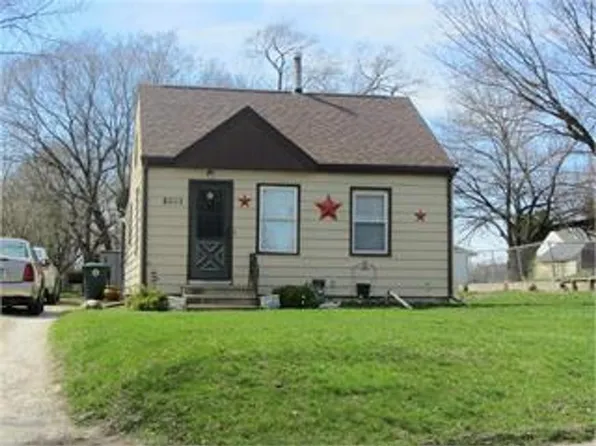 2001 City View St, Waterloo, IA 50707