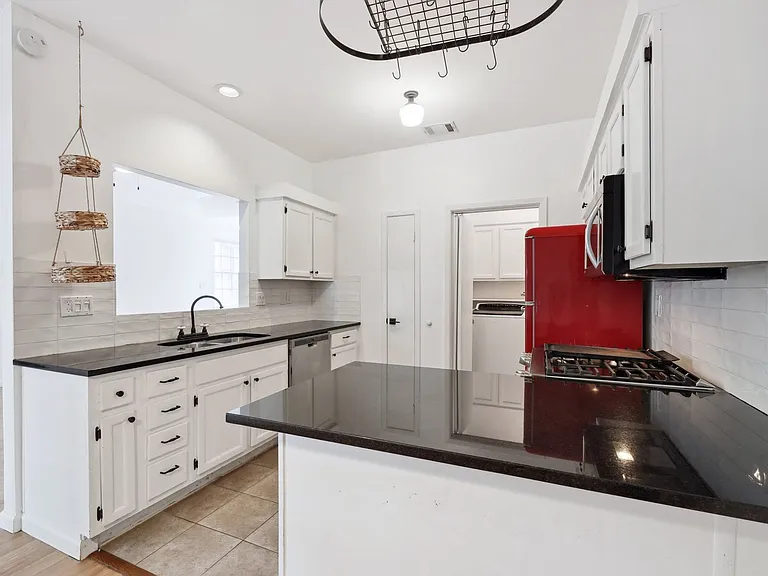 6501 Brush Country Rd #115 — Photo 4