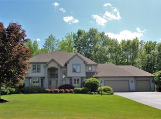 5 Royale Dr, Fairport, NY 14450
