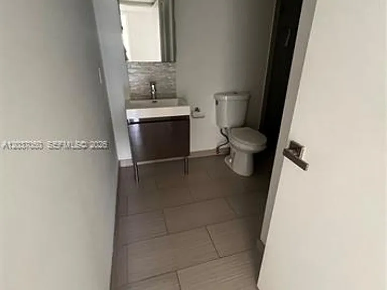 4370 NW 107th Ave #CU-202 — Photo 17