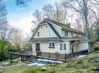 84 Glenwood Dr, Saranac Lake, NY 12983