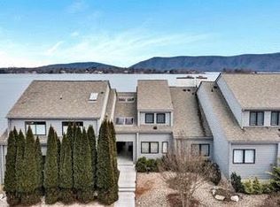 278 Peninsula Point Dr, Moneta, VA 24121