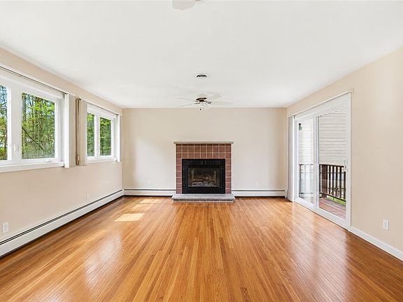 3rd image of 8495 Bumble Bee Way