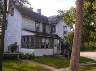 103 4th St W, Menomonie, WI 54751