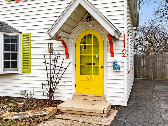 3rd image of 112 Maplehurst Rd