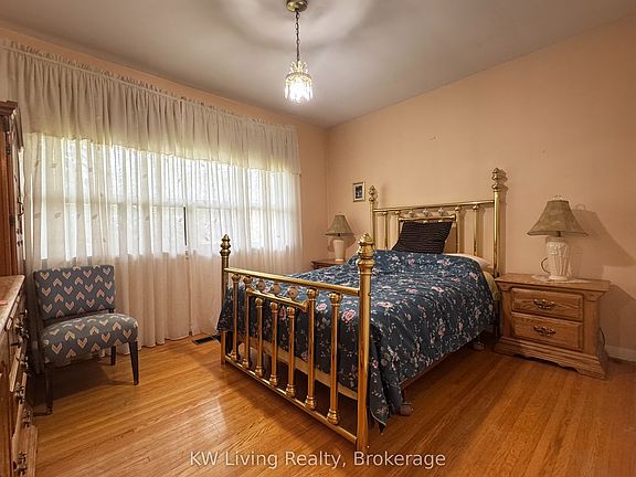 5th image of 65 Glen Watford Dr