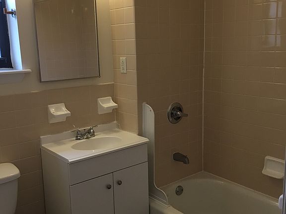 4th image of 677 Eagle Ave APT 3