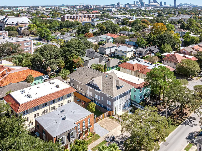 Must See, Experience Modern Luxury in a Beautifully Restored Historic Gem- 2 Bd /2 Ba — Photo 26