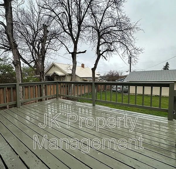 921 9th Ave S — Photo 2