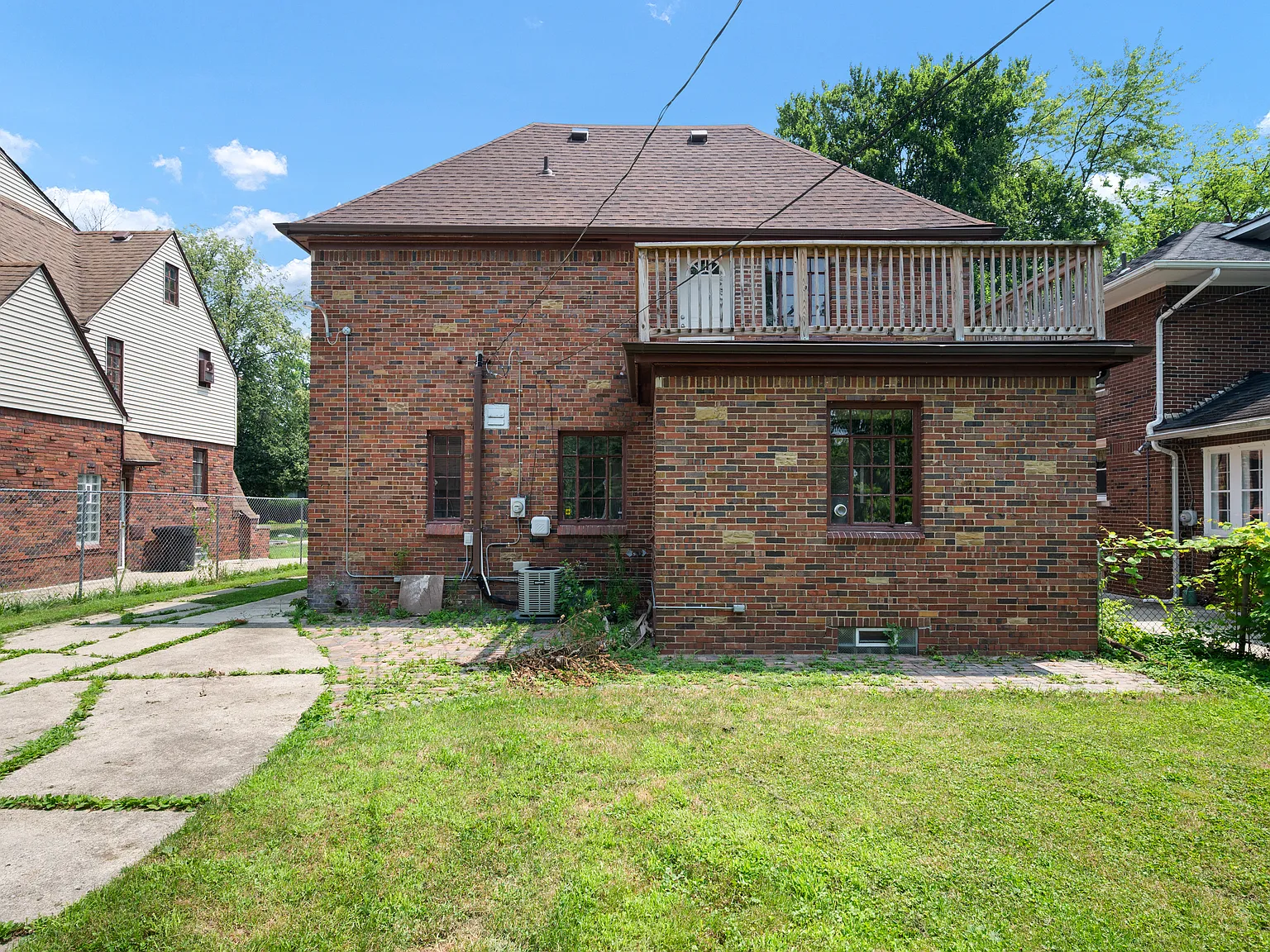 4 bed, 2.5 bath, 2129 sqft, $2,700 — Photo 2