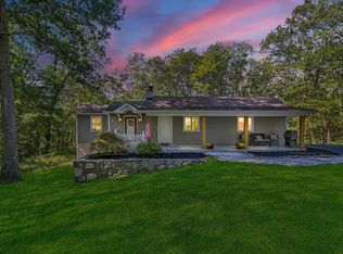 37 Maple Rd, Lake Peekskill, NY 10537