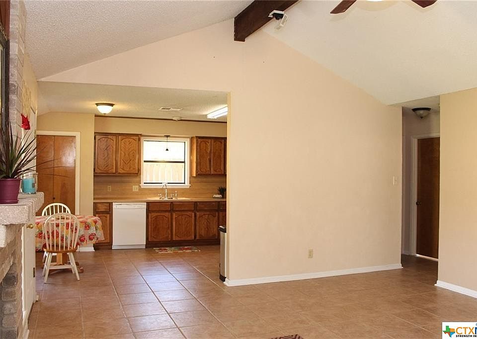 2nd image of 202 Roanoke Dr