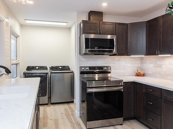 5th image of 1021 Pedro St