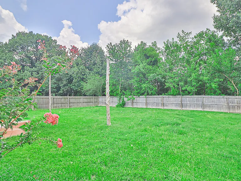 1914 Sandbrook Dr — Photo 40