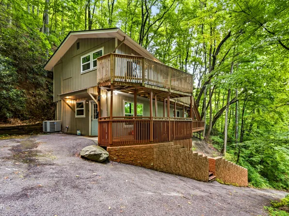 903 Heiden Ct, Gatlinburg, TN 37738