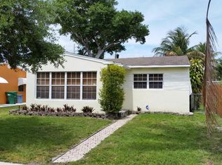 266 SW 7th St, Dania, FL 33004