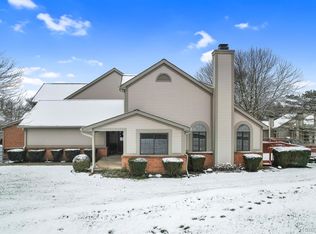 1000 Pinewood Ct, Brighton, MI 48116