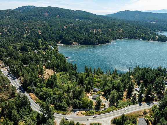 5th image of 5211 Sooke Rd