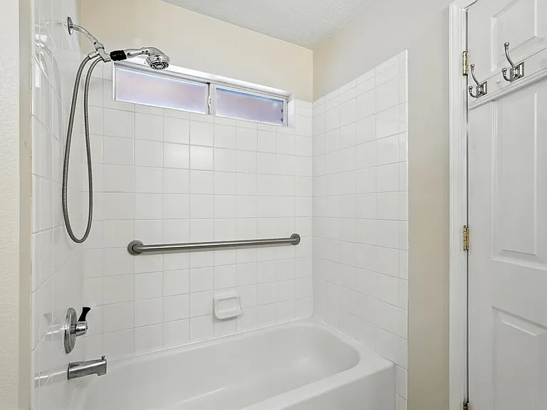 6505 Evesham Rd NW — Photo 18