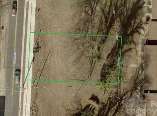 371 S Center St, Hickory, NC 28602