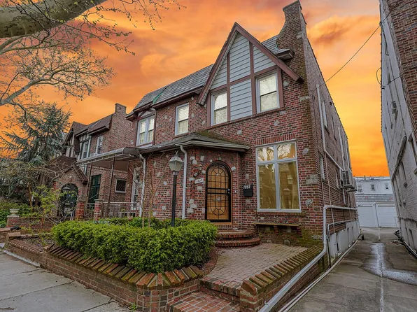 1852 E 33rd St, Brooklyn, NY 11234