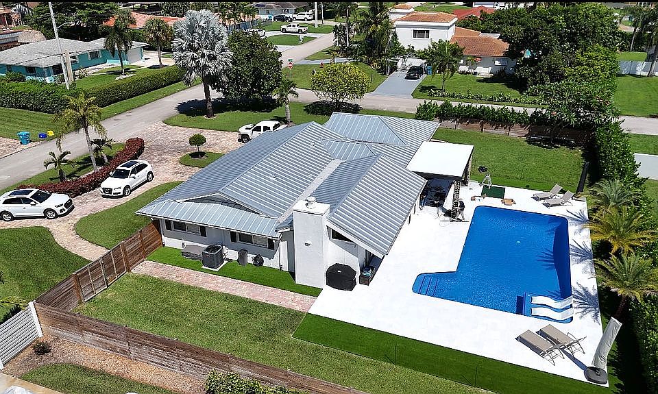 2nd image of 3614 S Lake Dr