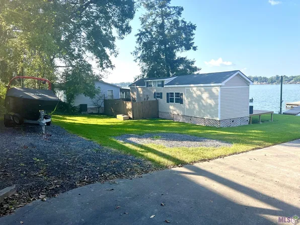 6442 False River Rd, Oscar, LA 70762