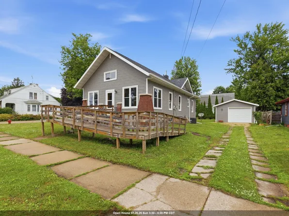 47 E 14th St, Clintonville, WI 54929