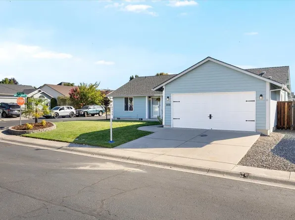 1409 Twin Rocks Dr, Central Pt, OR 97502