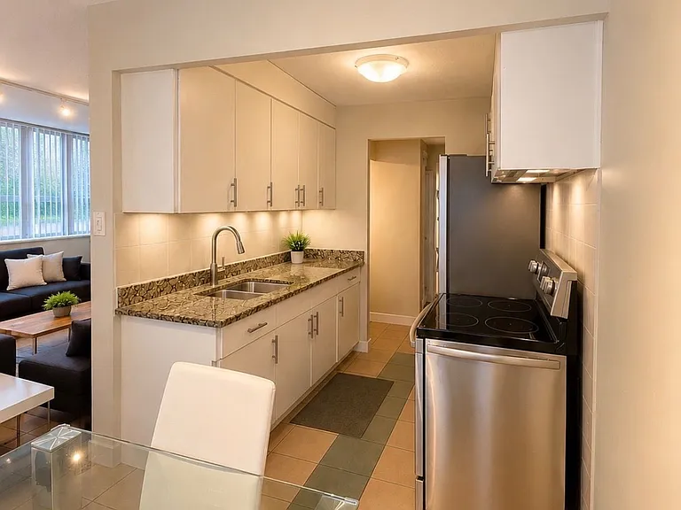 105 Raglan Ave #101 — Photo 4