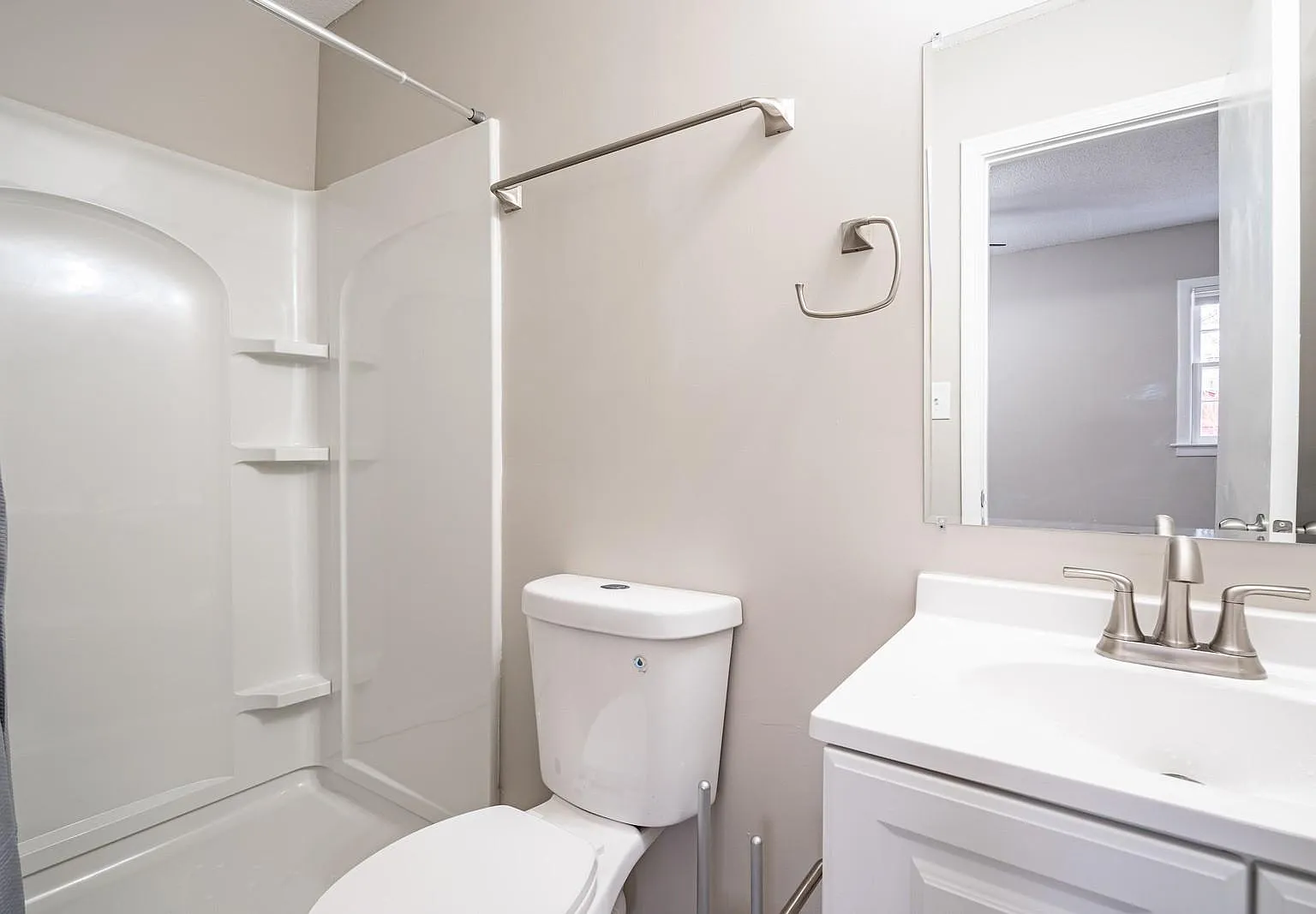 4 bed, 4.0 bath, 1744 sqft, $1,027 — Photo 4