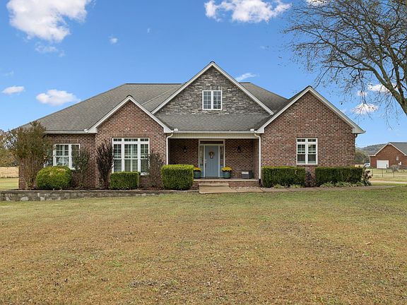 2nd image of 521 Vance Ln