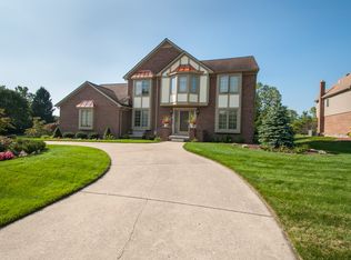 38801 Cornwall, Farmington Hills, MI 48335