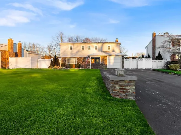 5 Cottonwood Drive, Commack, NY 11725