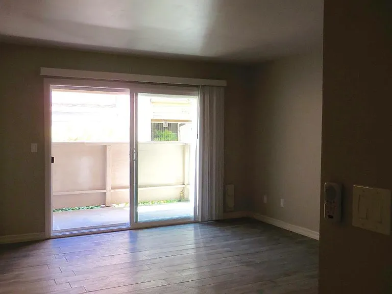 3250 Ashford St #E — Photo 22