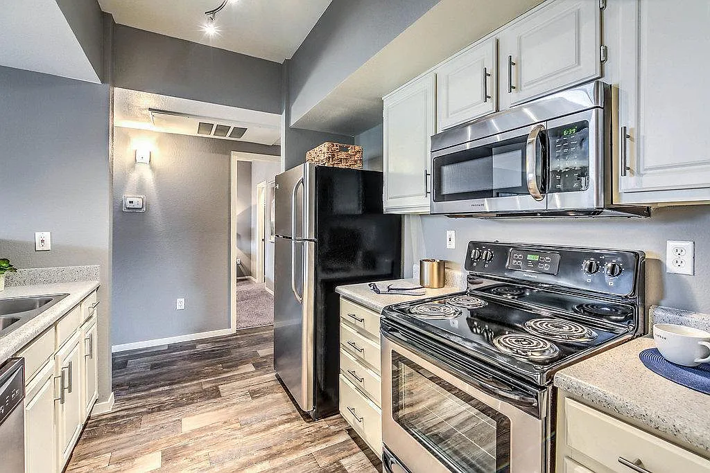 Copper Creek Apartments — Photo 1