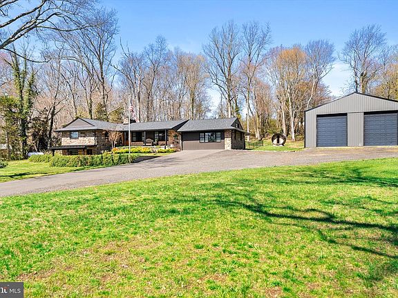 4th image of 158 Larrison Rd