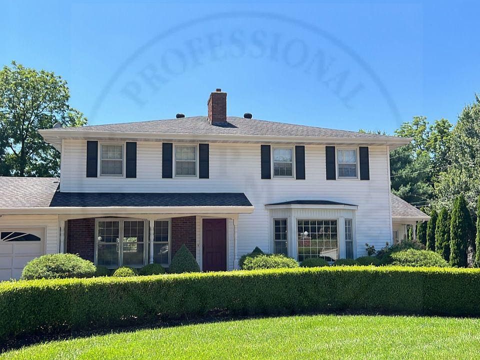 Duplex with mature landscaping