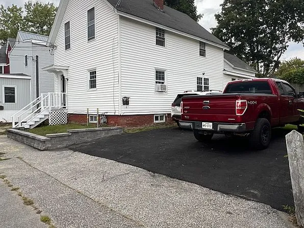 61 Bridge St, Lewiston, ME 04240