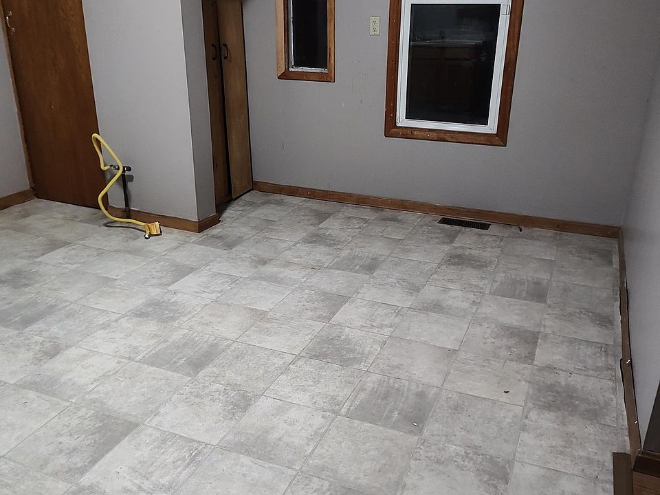 1st image of 476 N Forest Ave