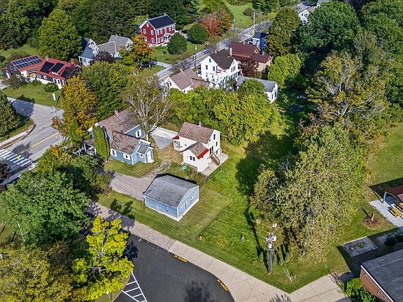 4th image of 150 School Street