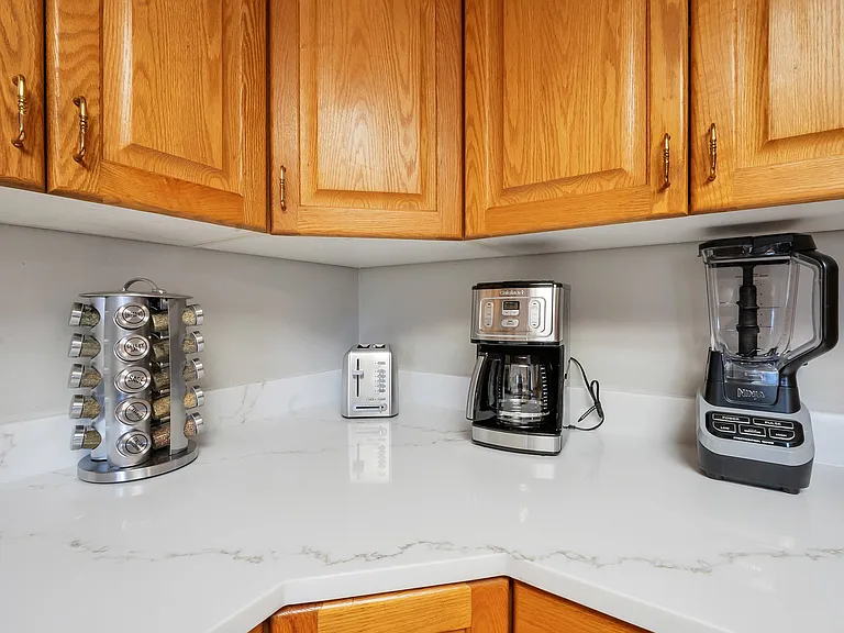 1530 W South Jordan Pkwy — Photo 9