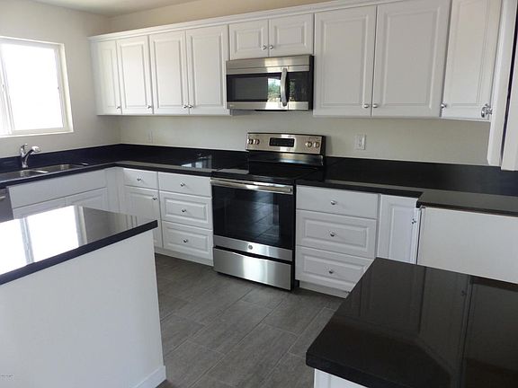 5th image of 2931 N 47th Dr