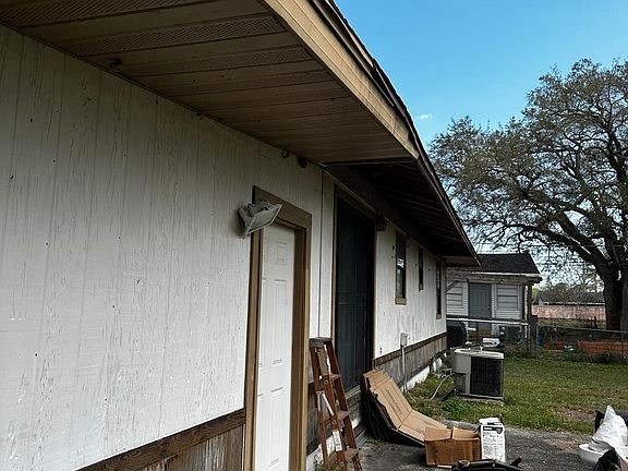 2nd image of 2511 N Palm Dr